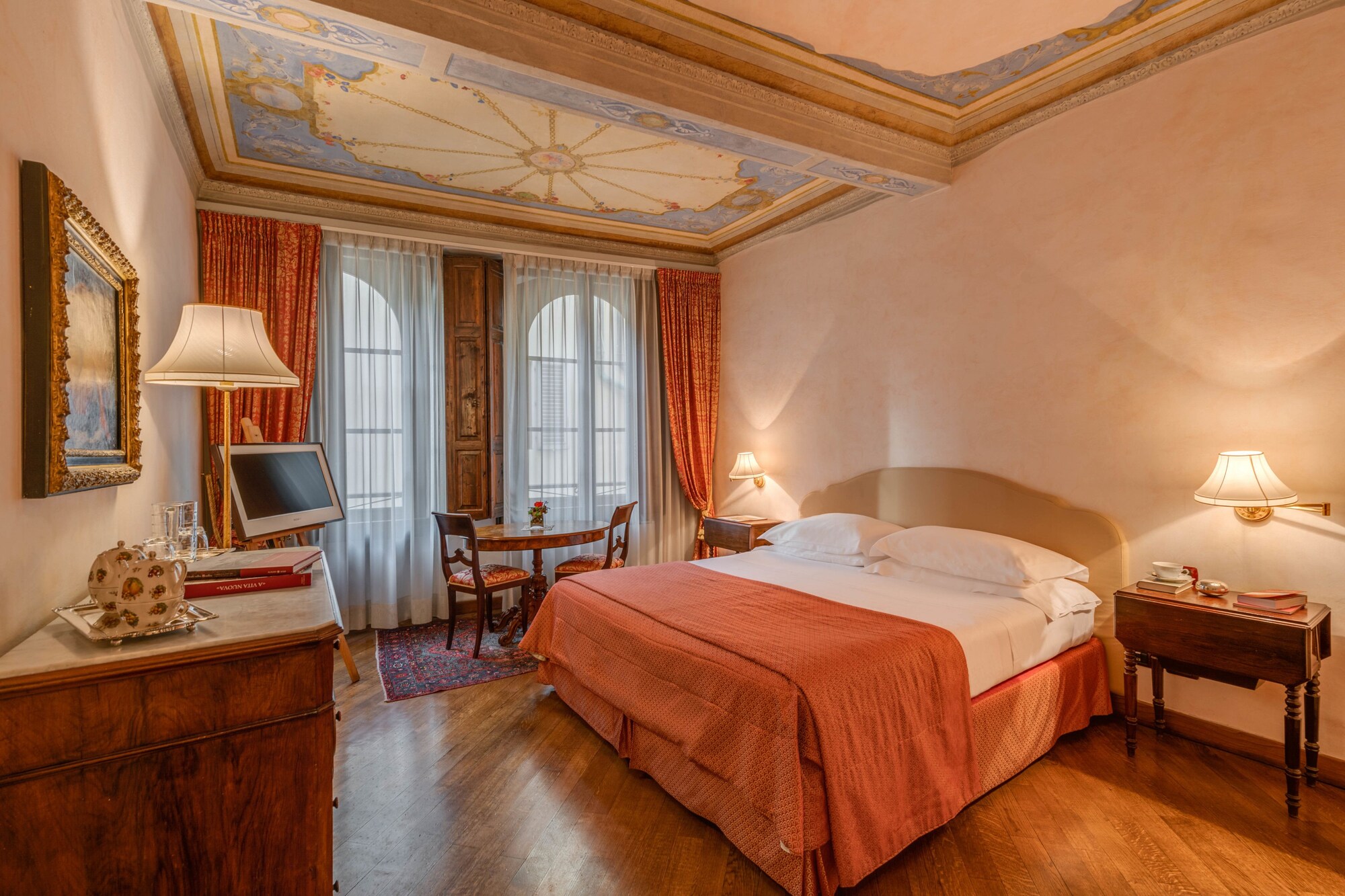 SUPERIOR, DOUBLE BED, CITY VIEW