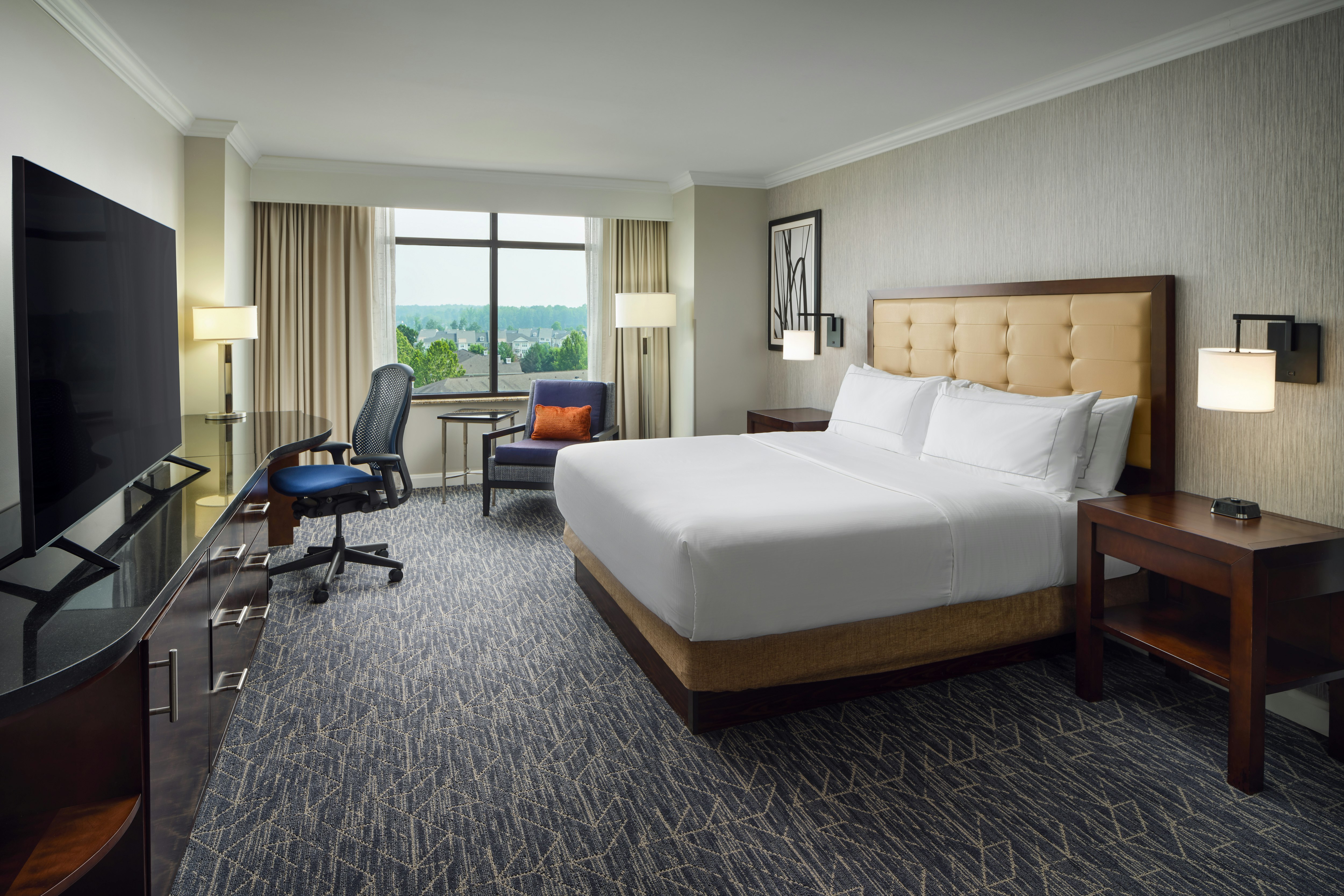 ROOM, KING BED
