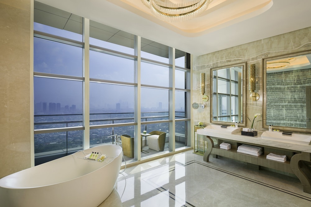 Intercontinental Jakarta Pondok Indah 49/76