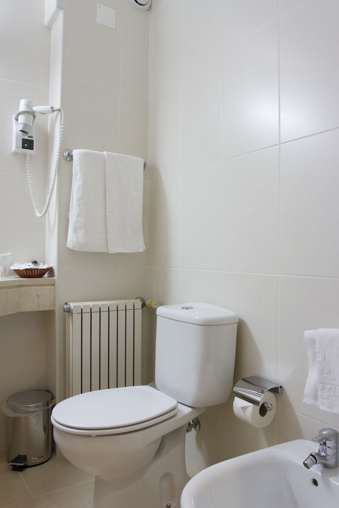 HOTEL AGUIAR DA PENA 32/41