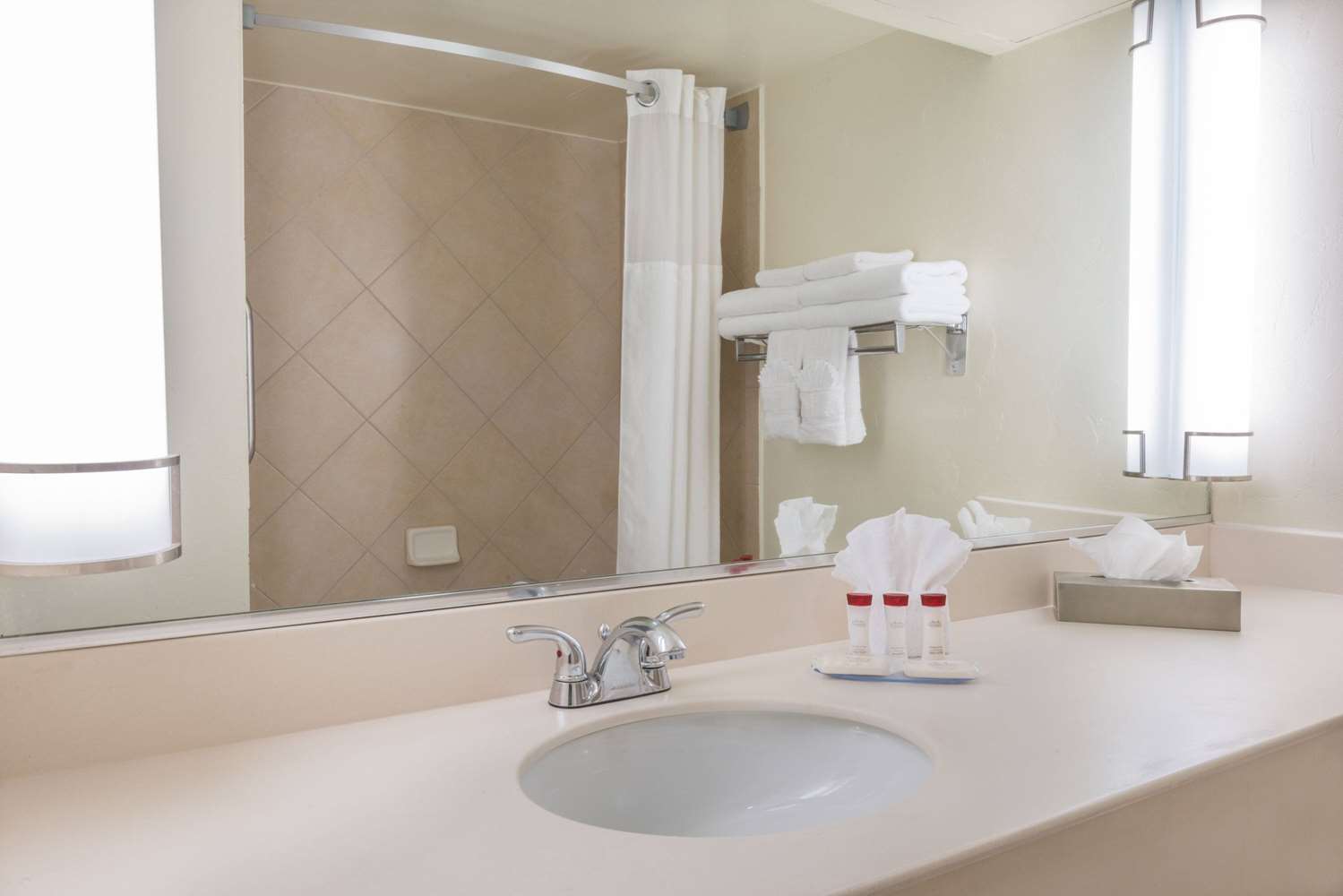 Ramada by Wyndham Las Cruces Hotel & Conference Center 37/37