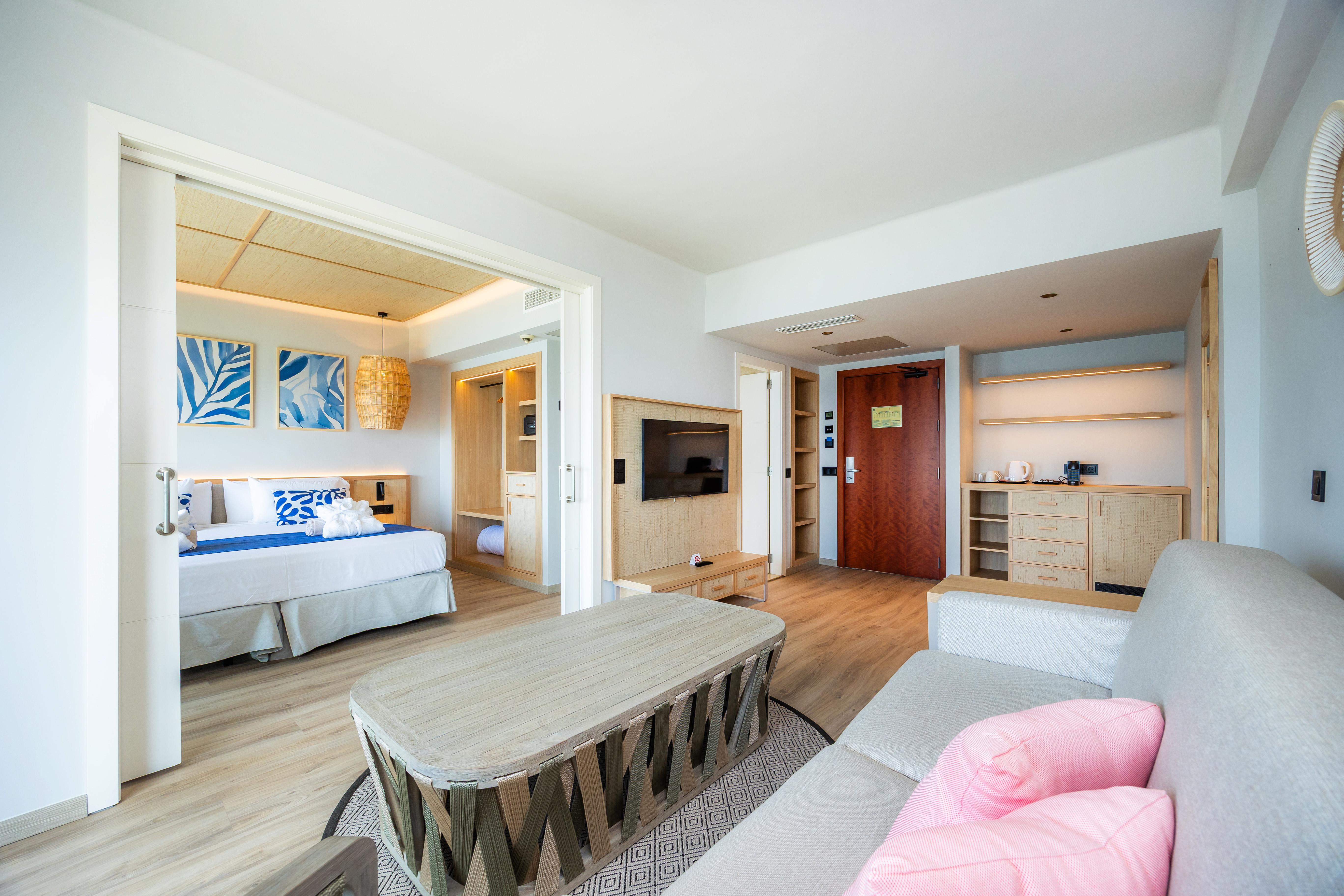 Suite, Sea View, Balcony or Terrace