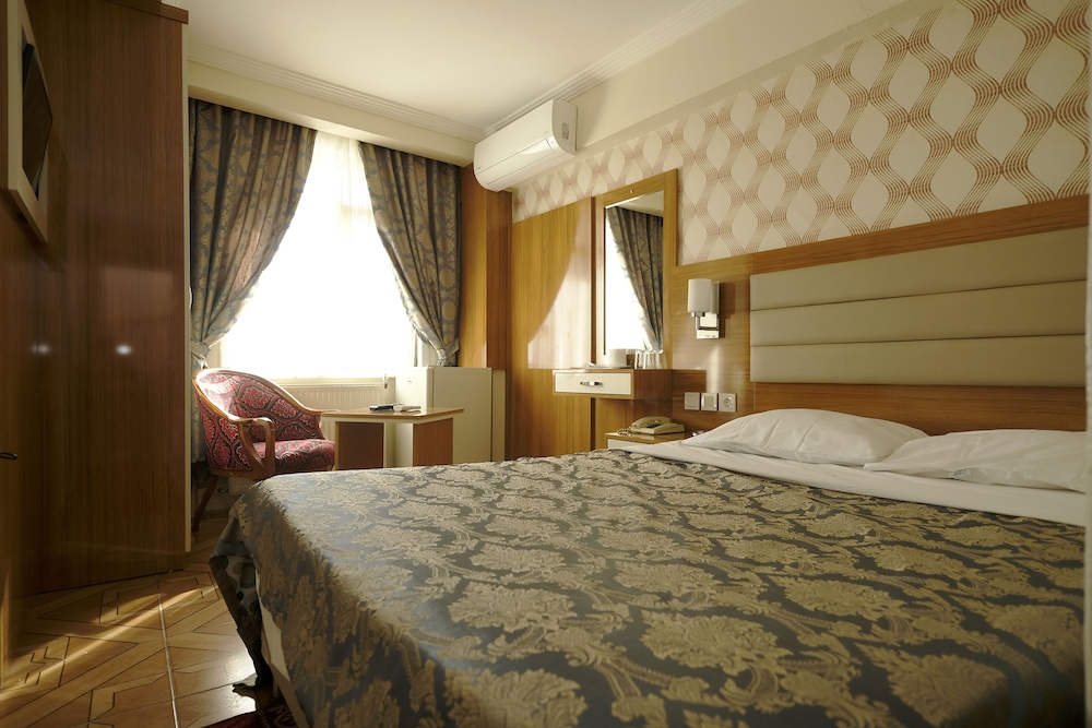 Ozbek Hotel 14/64