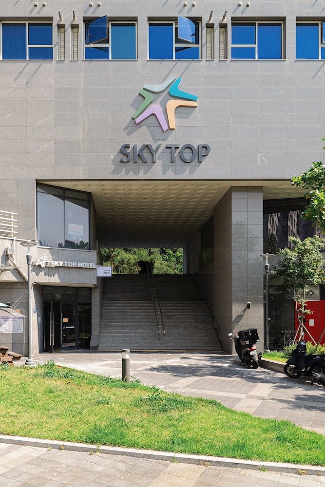 Sky Top Hotel photo3