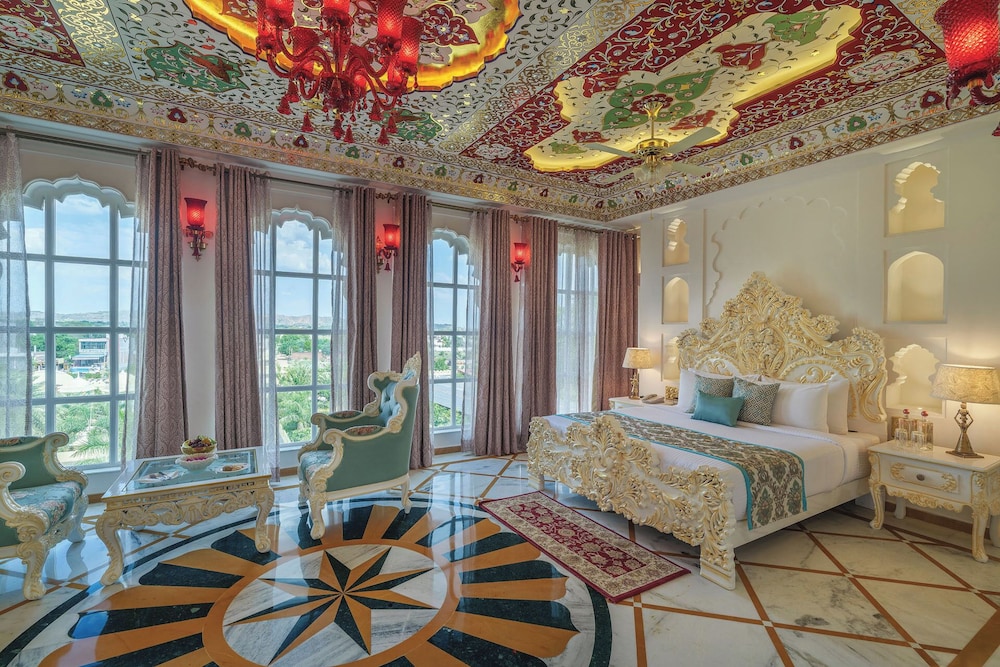 MAHARAJA, SUITE, HOT TUB