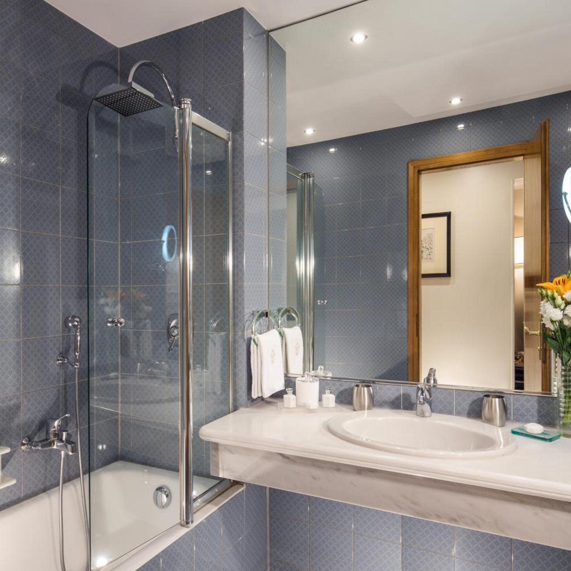 Superior, Executive, King Bed, Back Side، Hotel Splendide Royal Lugano 5/6