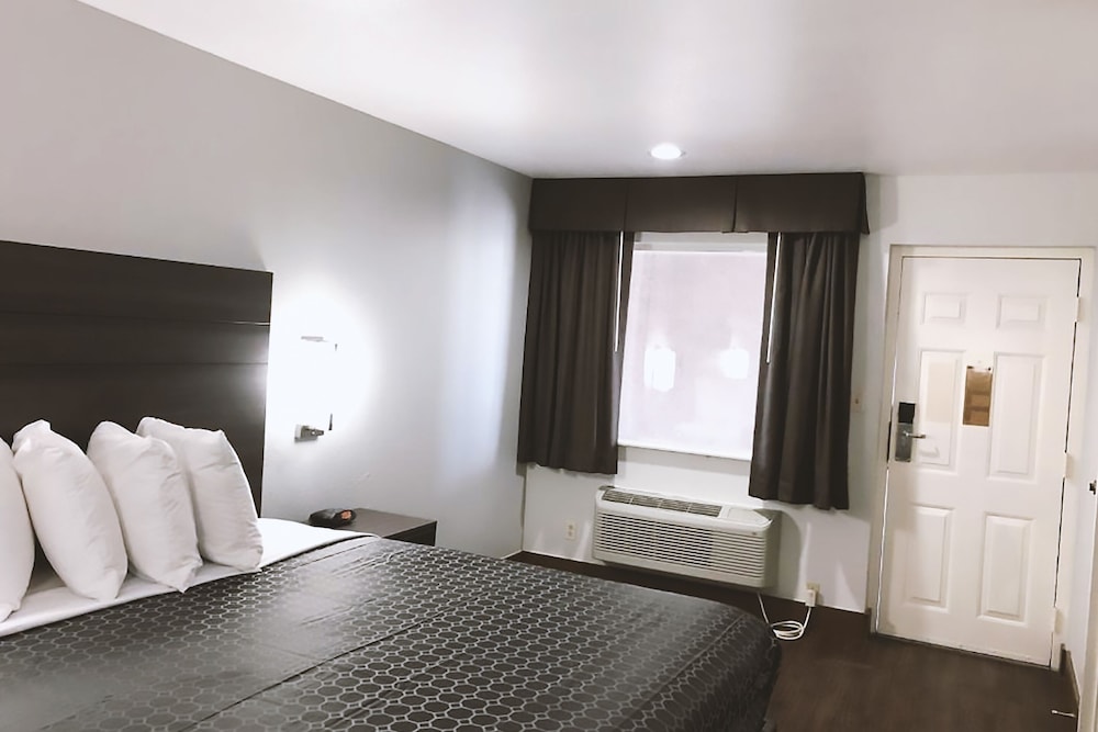 Americas Best Value Inn & Suites San Antonio Arena District 1/21