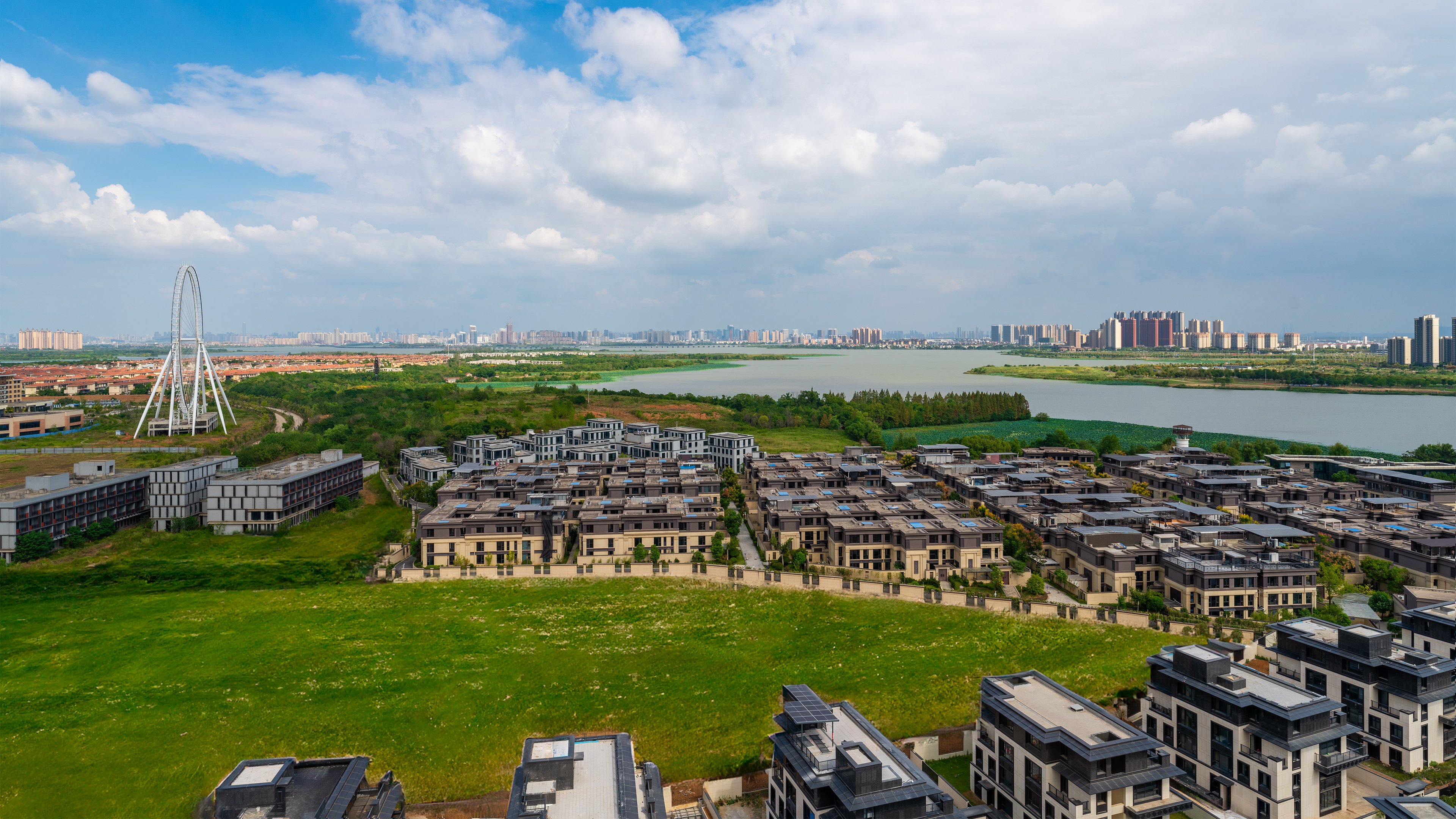 Holiday Inn Wuhan Houguan Lake by IHG 45/50