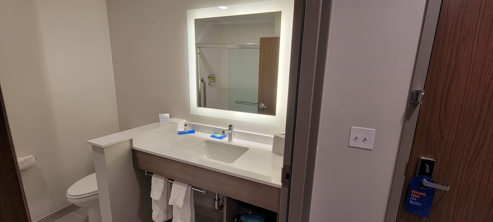 Holiday Inn Express White Marsh 15/59