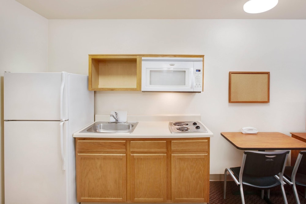 WoodSpring Suites Texas City 25/36