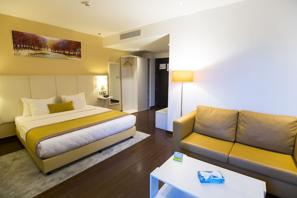 Best Night Hotel 19/58