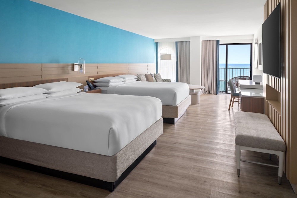 Grand, 2 Queen Beds, Ocean Front