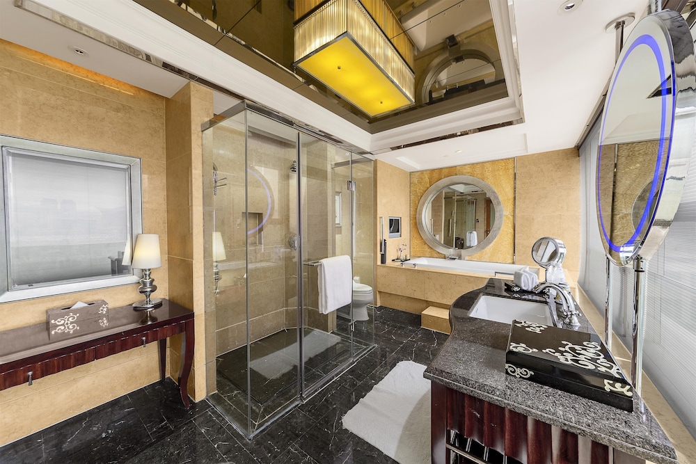 Intercontinental Chengdu Century City 42/82