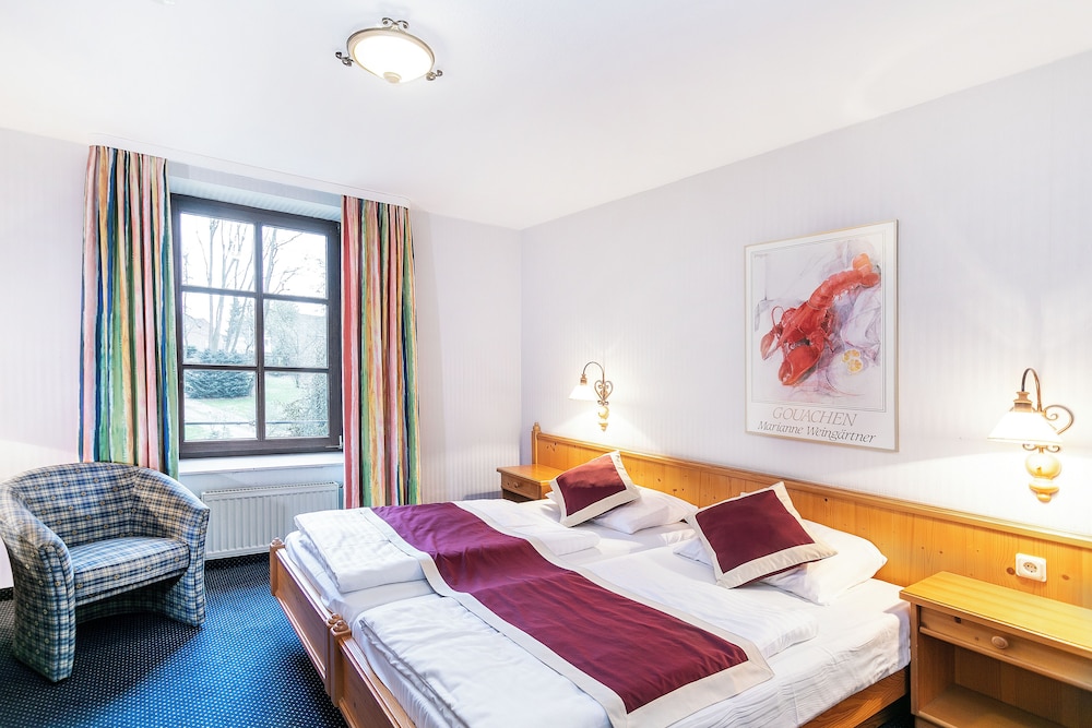 STANDARD, DOUBLE BED, COURTYARD VIEW, GARDEN AREA