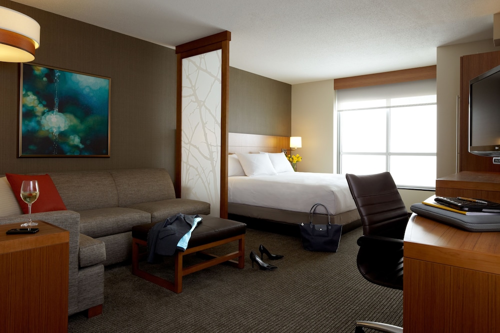 Hyatt Place Buffalo/Amherst 30/70