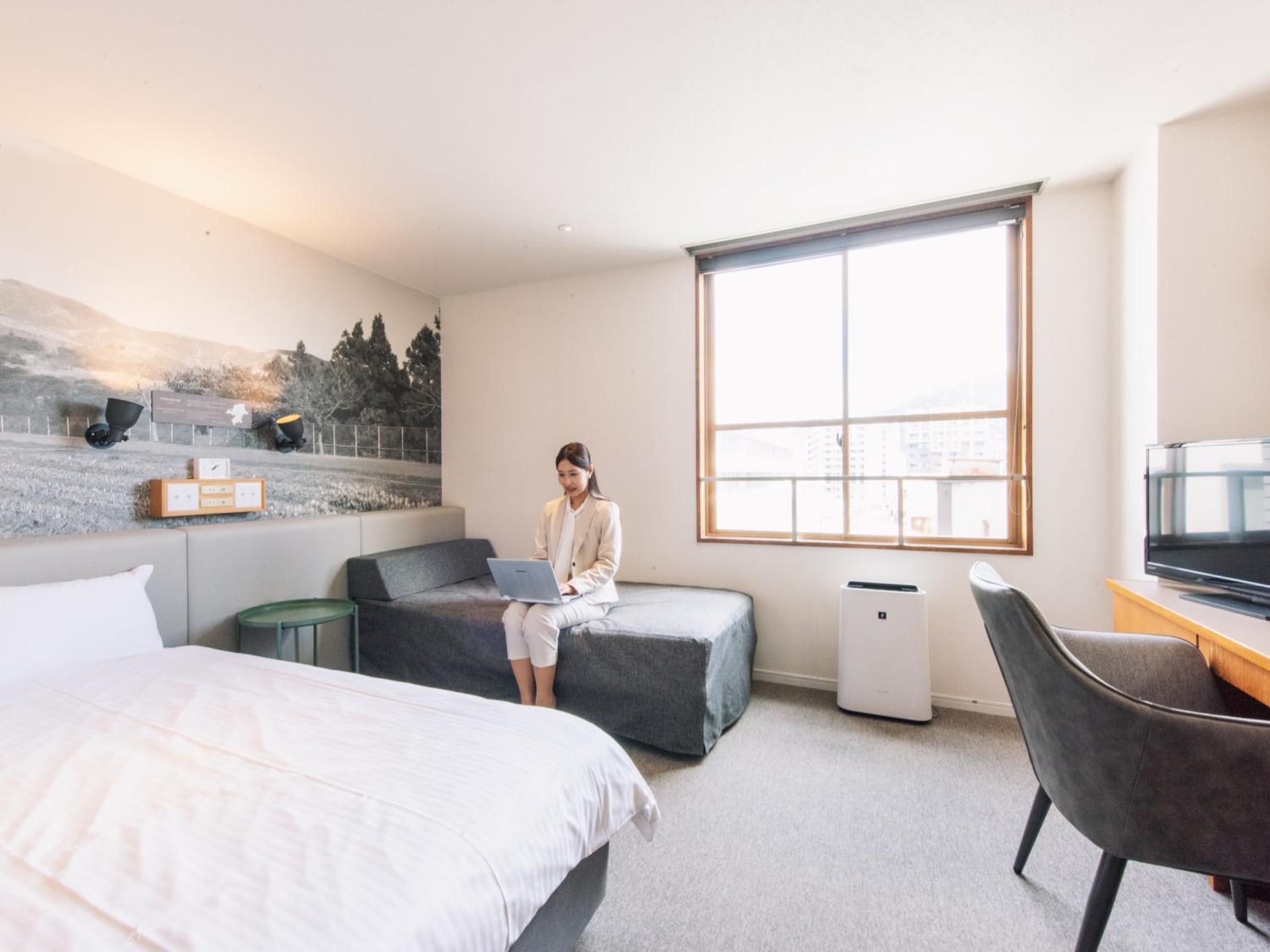 Semi Room, Semi Double Bed