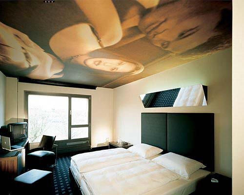 Kult Hotel 14/22