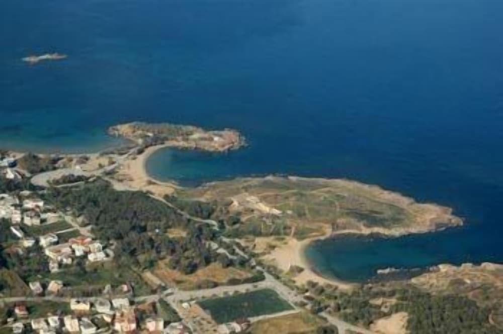 Niriis Hotel 32/50
