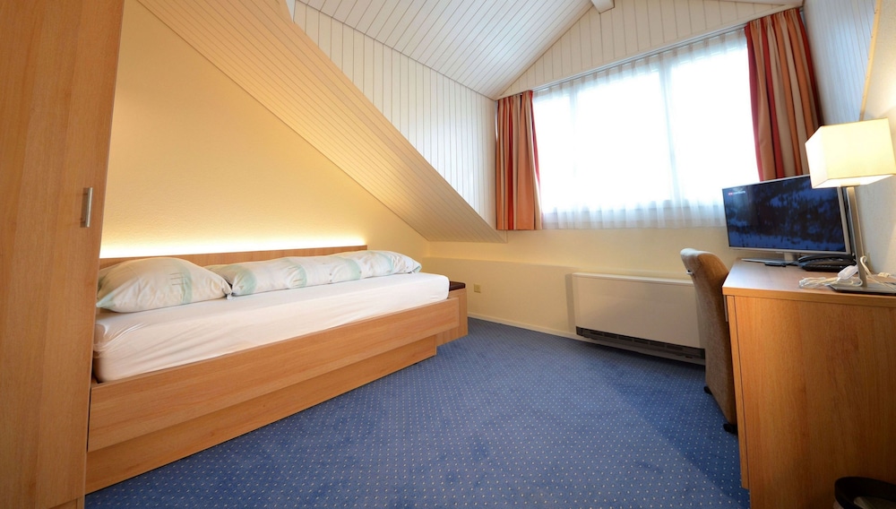 Felmis Hotel 9/37
