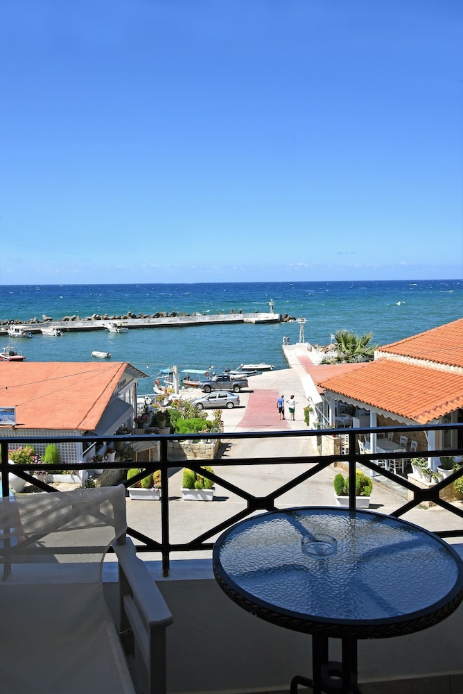 Castello Apartments 40/50