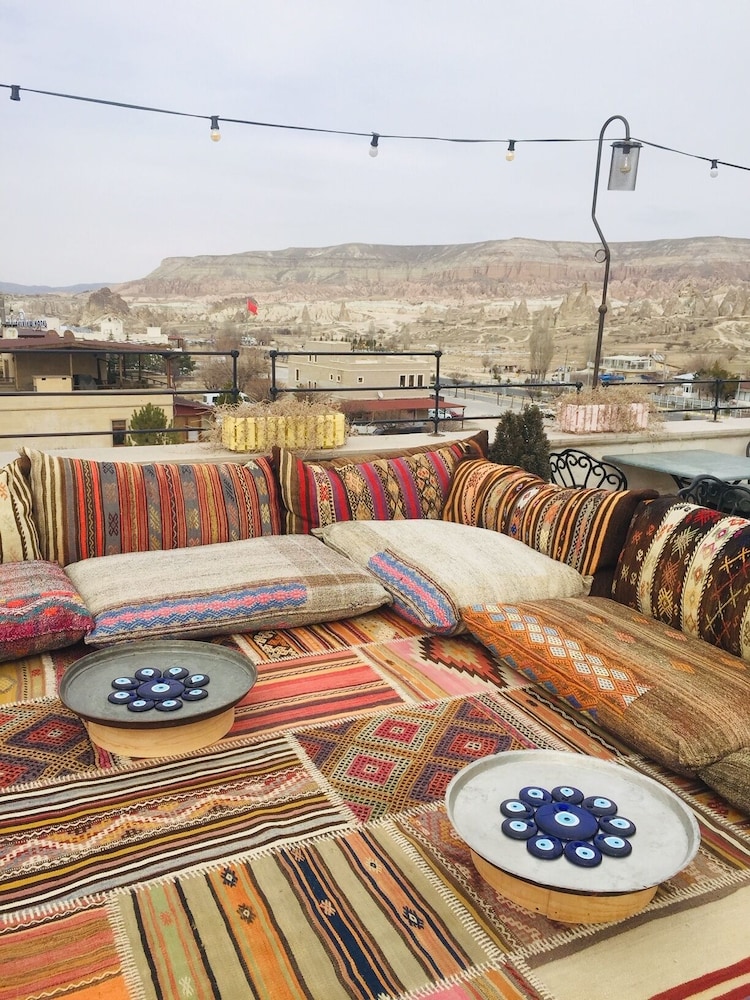 Caravanserai Inn Hotel 37/50