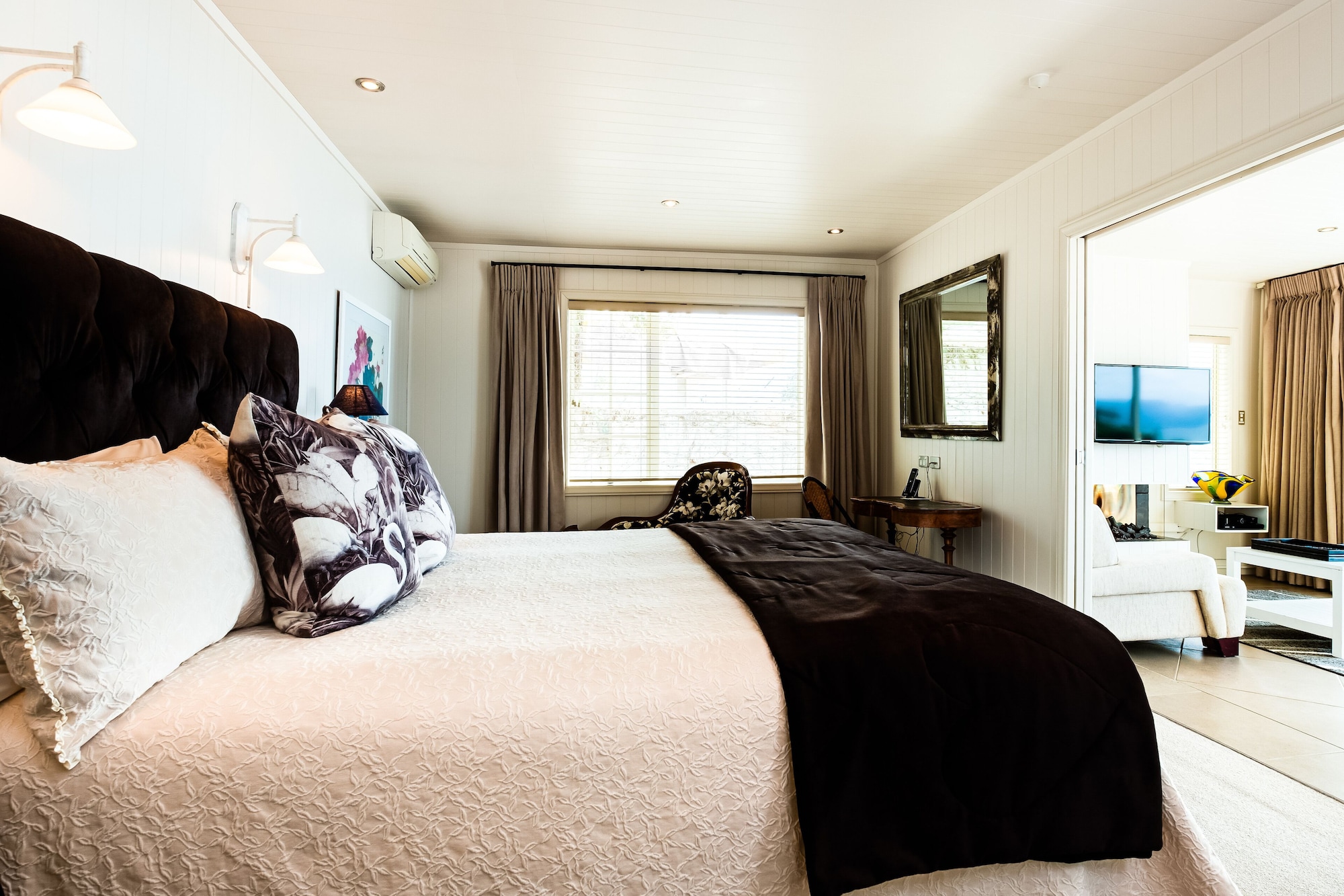 COTTAGE, SUITE
