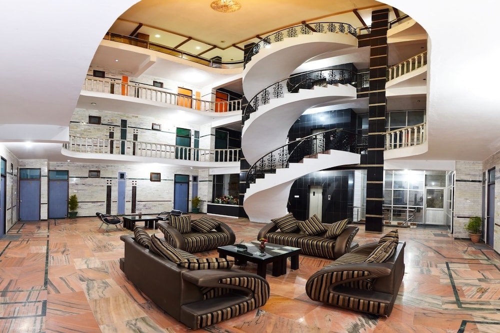 HOTEL PRESIDENT 40/49