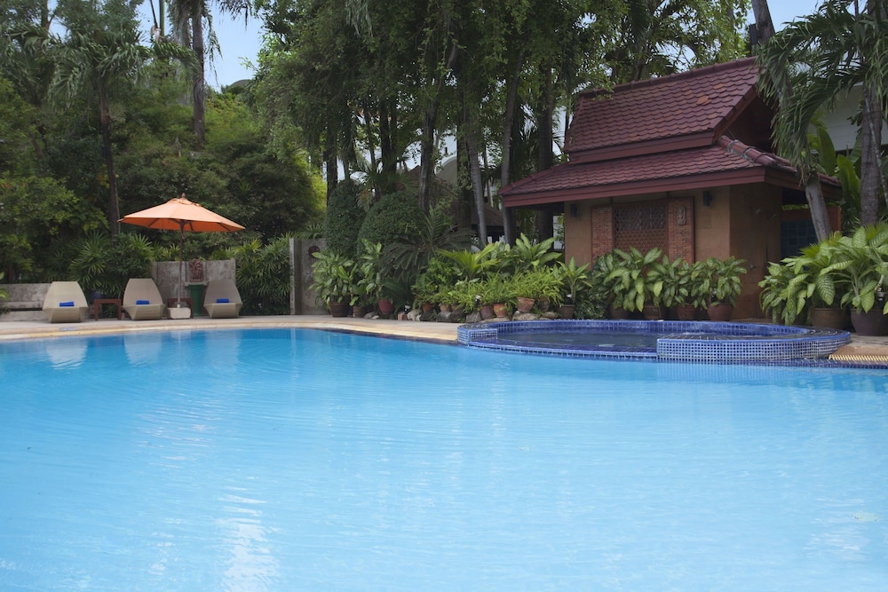 SAFARI BEACH HOTEL 37/48