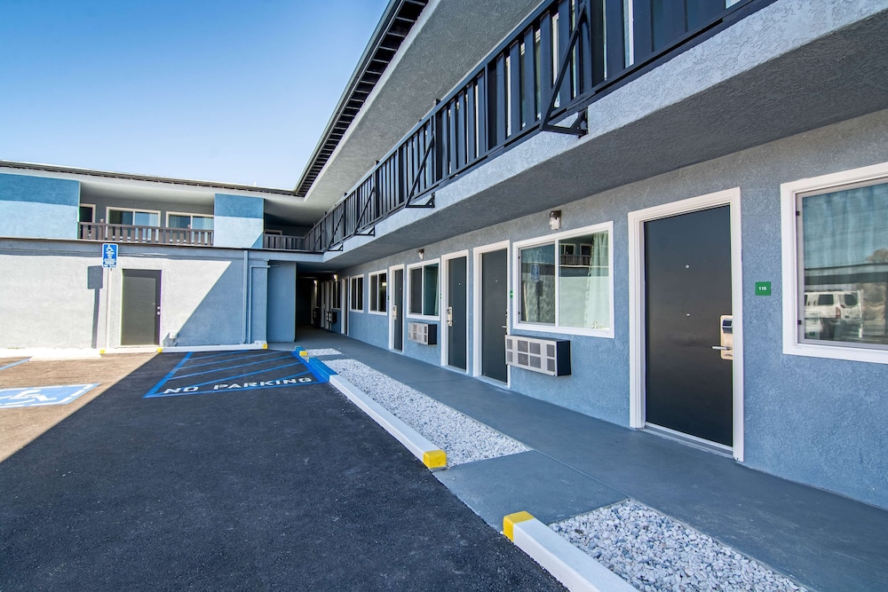 Motel6 Ridgecrest, CA -China Lake in RIDGECREST - CA