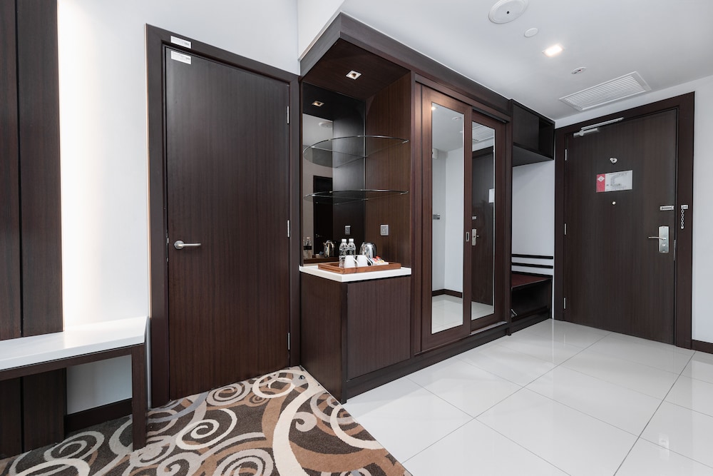 Raia Hotel & Convention Centre Kuching 5/38