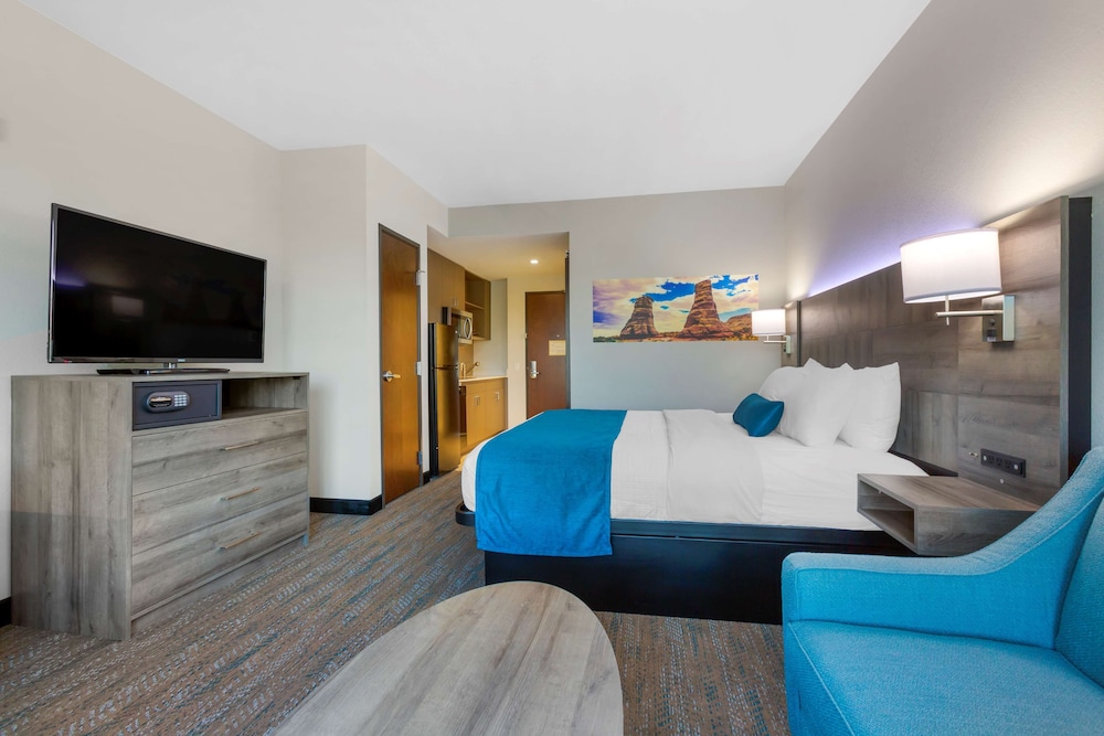 Best Western Plus Executive Residency Phoenix North Happy Valley 26/48