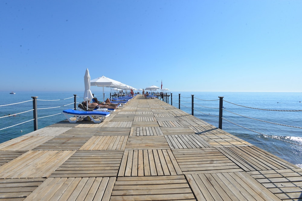 White Gold Hotel & Spa 67/67