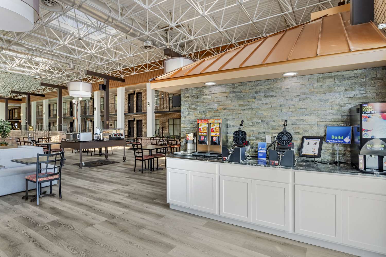Alexandria Inn and Suites and Conference Center 22/32