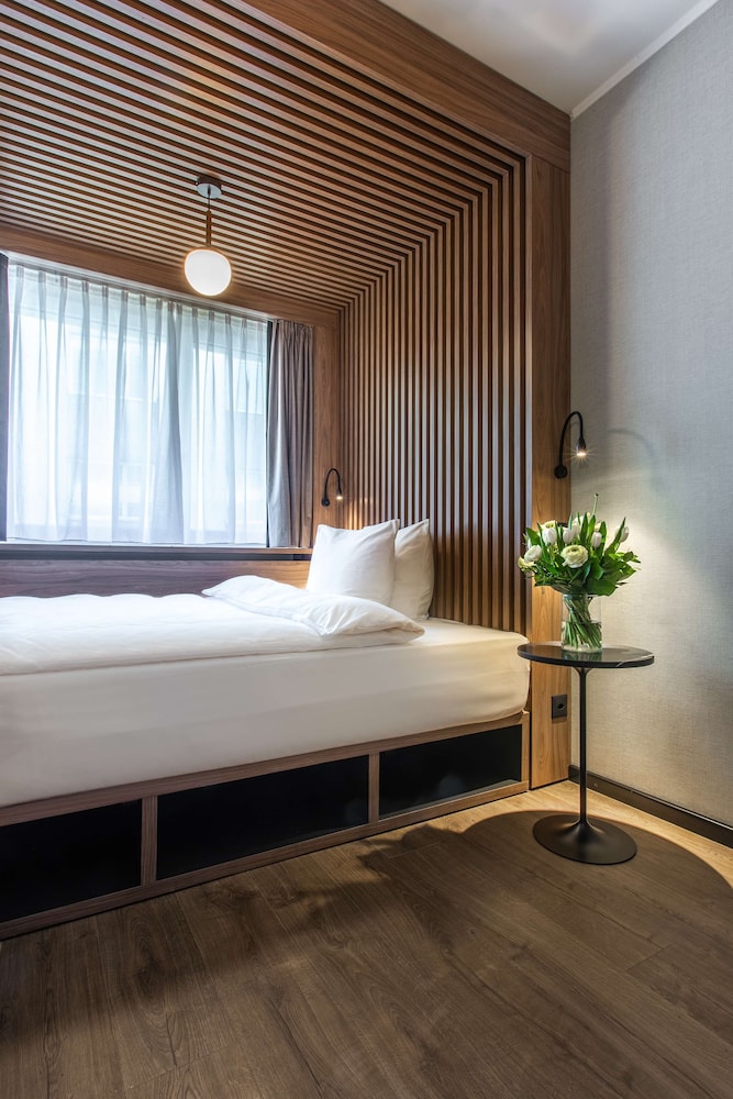 RADISSON BLU HOTEL BASEL 7/74
