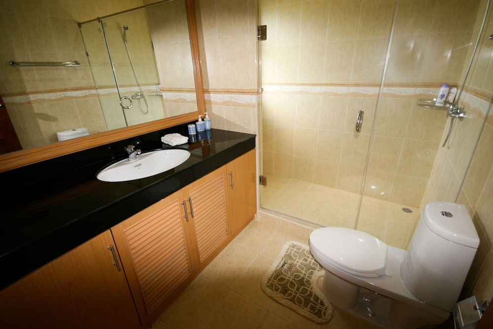 BANGTAO TROPICAL RESIDENCE RESORT & SPA 50/52