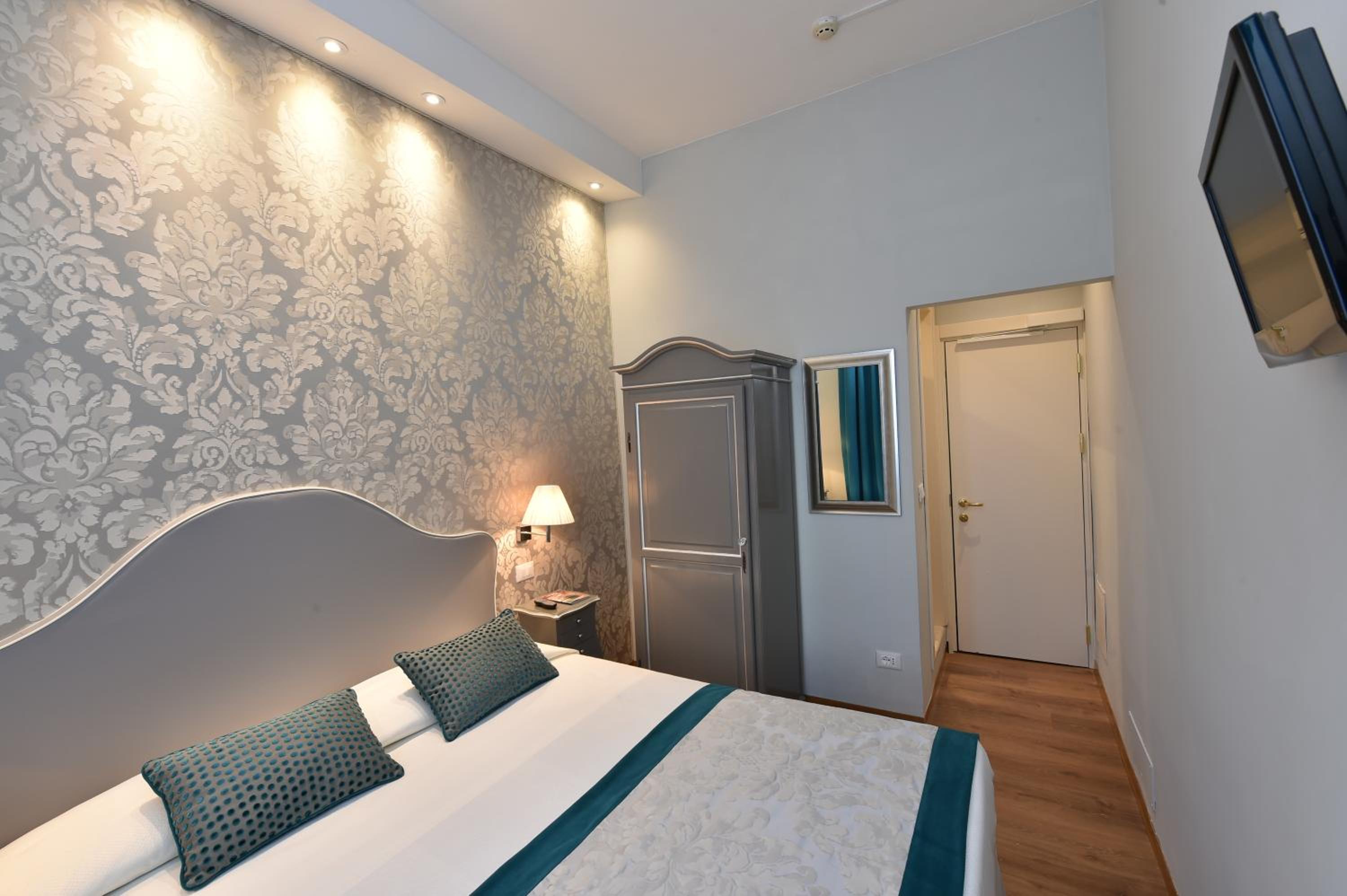 Room, Single, Queen Bed
