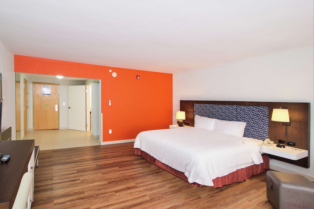 STUDIO, KING BED, ACCESSIBLE