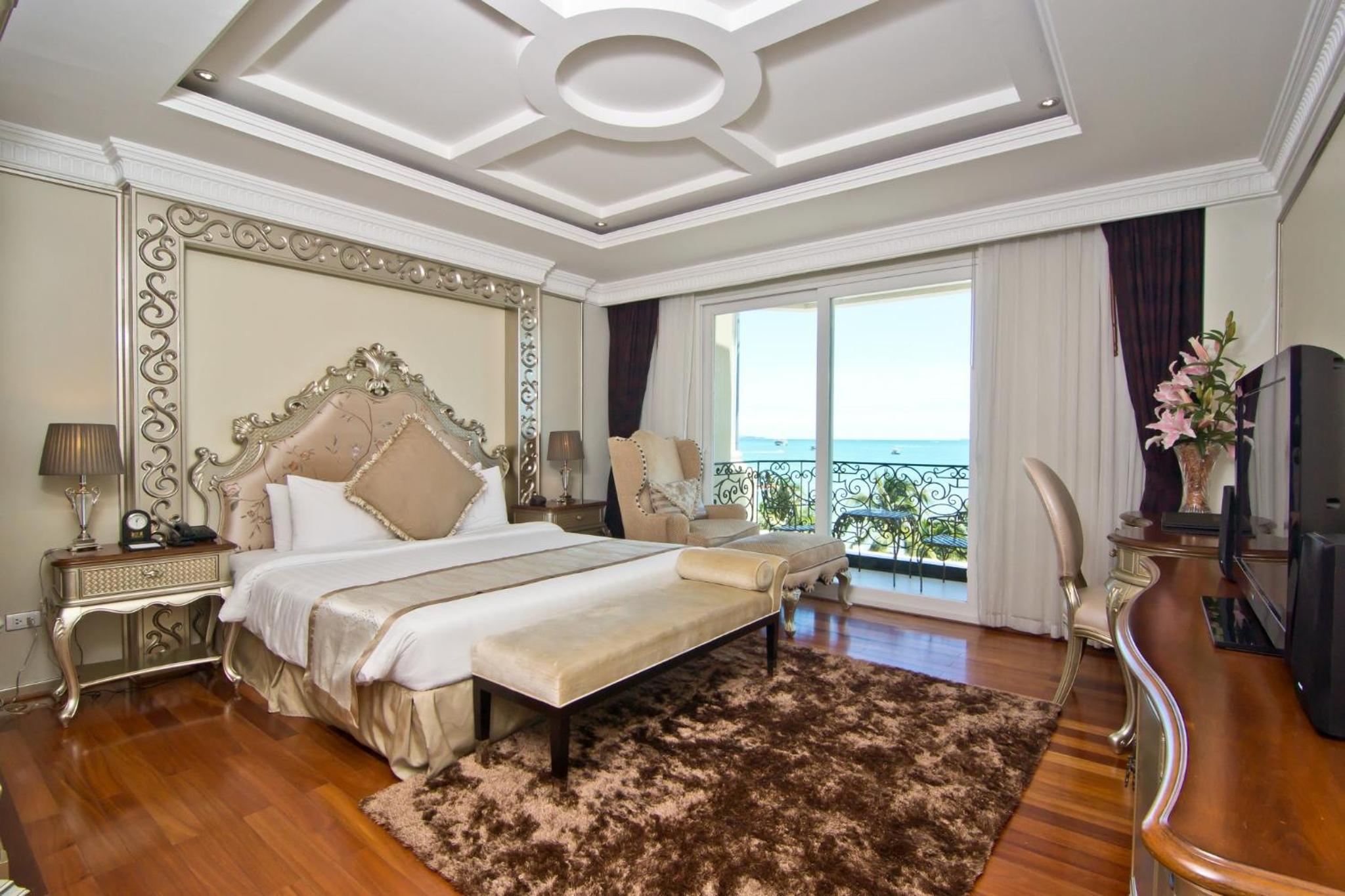 Deluxe Beach Front