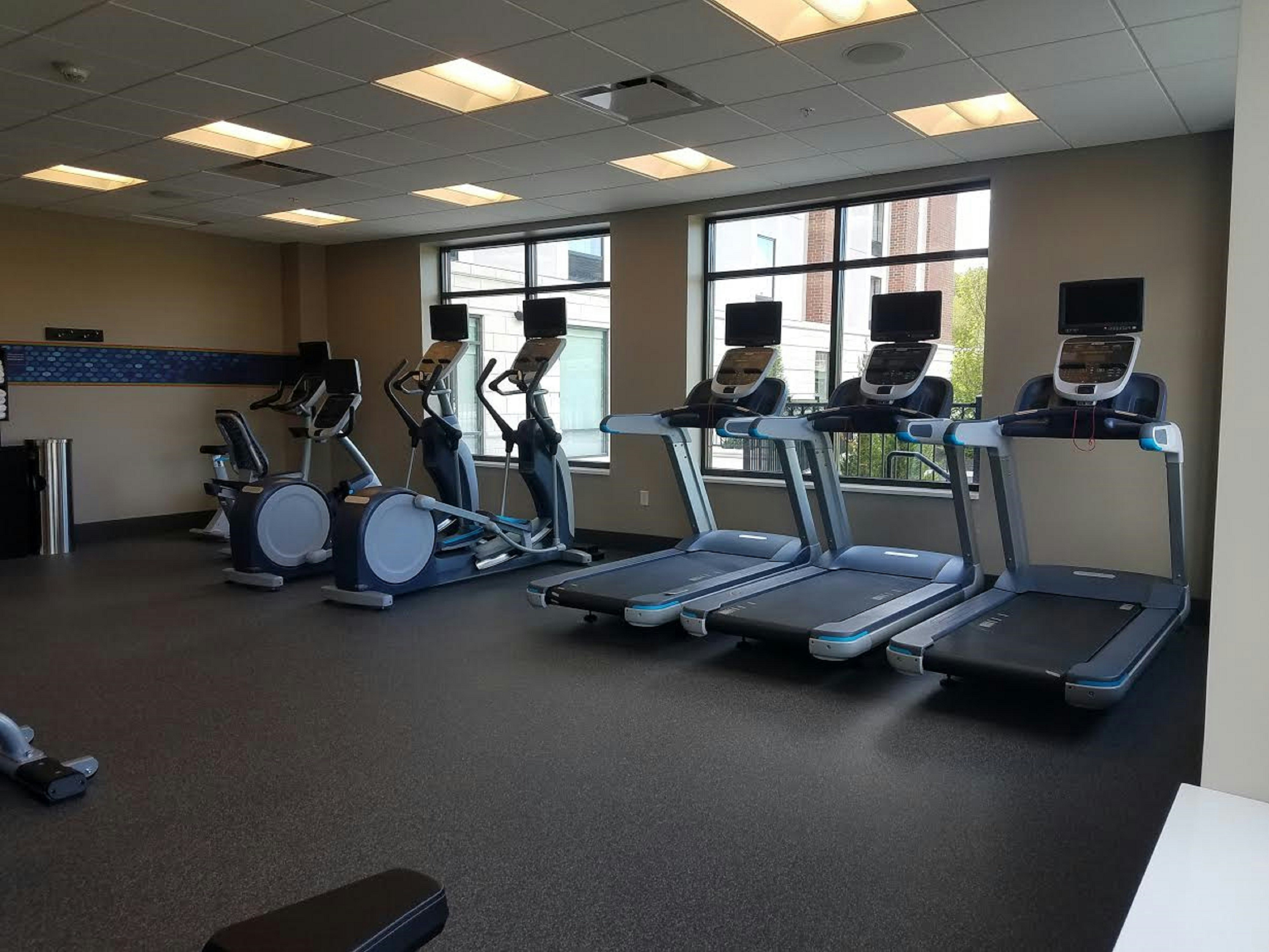 Hampton Inn & Suites Newburgh Stewart Airport 26/39