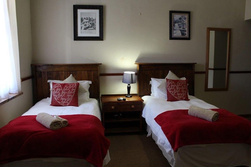 Hamlet Country Lodge (The) 6/21