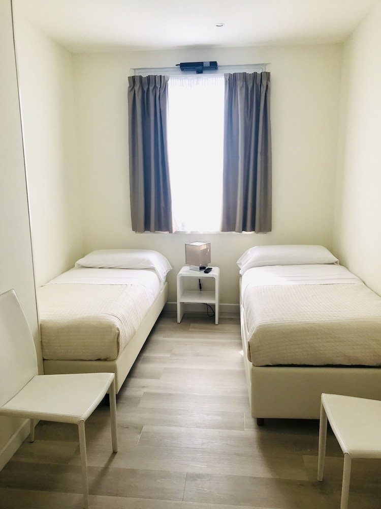 Hotel Aristeo 18/72