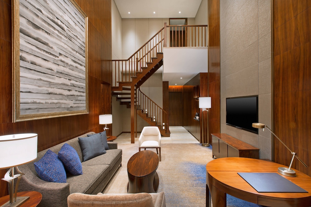 Sheraton Zhanjiang Hotel 26/48
