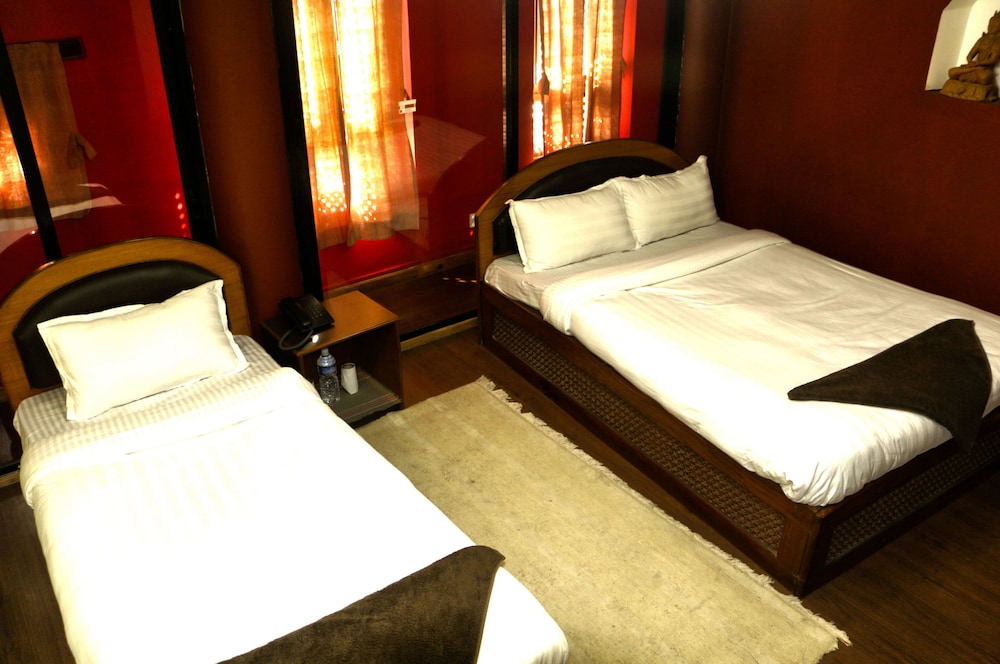 Siddhi Home & Restaurant 15/45