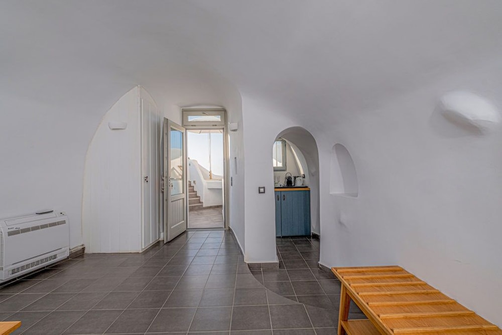 Unique Suites 25/50
