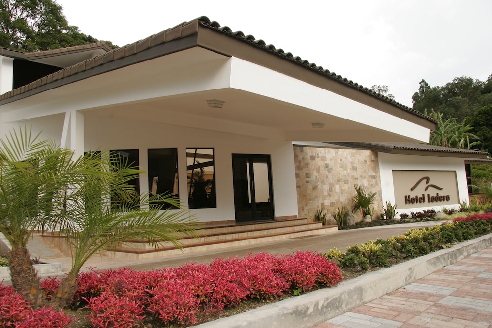 Hotel Ladera 2/50