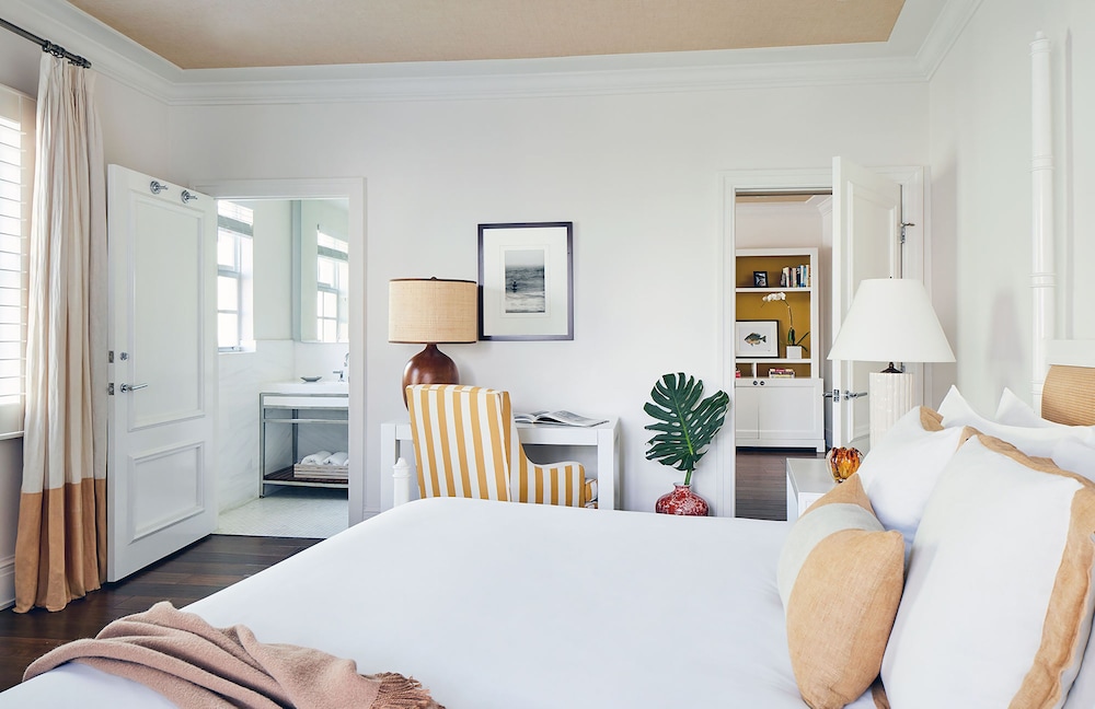 CLASSIC, SUITE, KING BED
