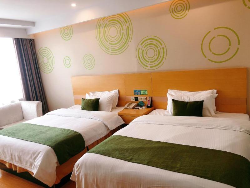 GreenTree Inn Xinyang Gushi County Liaocheng Avenue 2/18