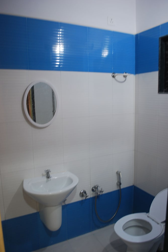 Hotel Disha Palace 68/69