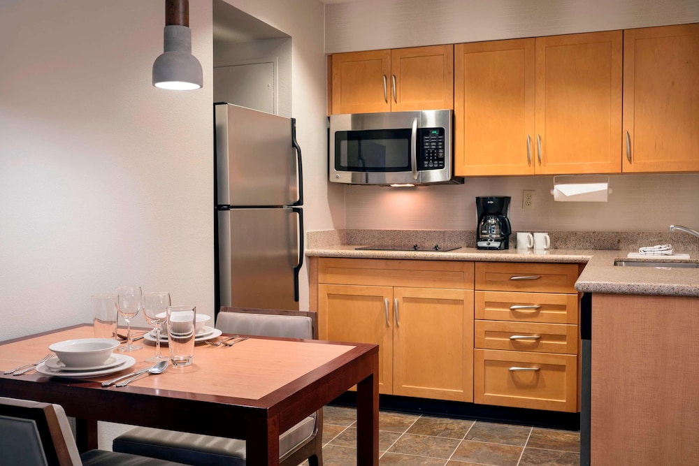 Sonesta ES Suites Scottsdale Paradise Valley 32/42