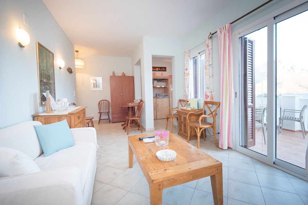 Myrties Boutique Apartments 27/50